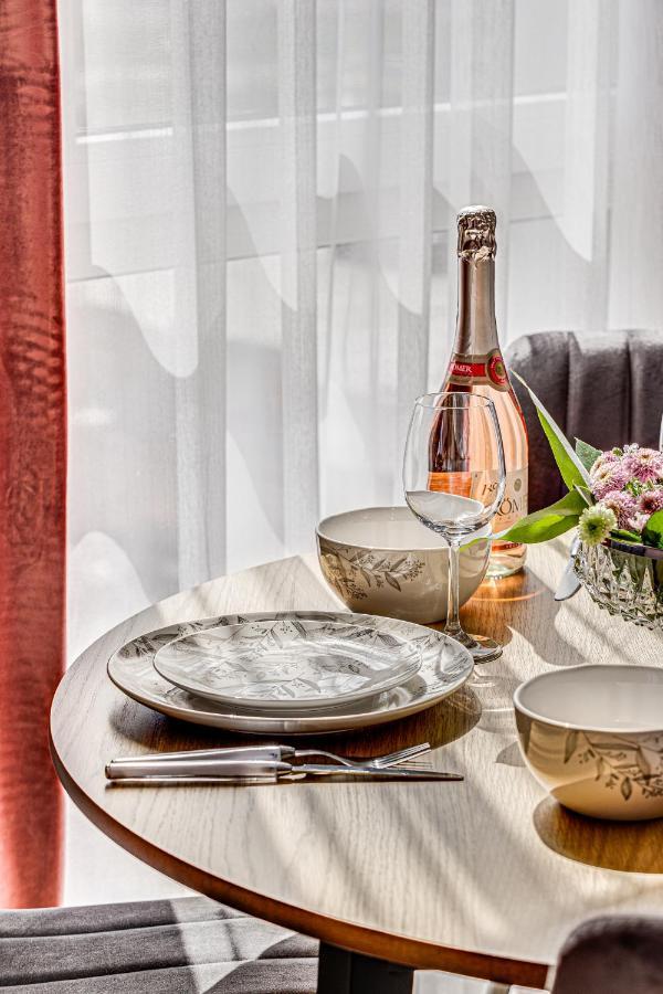 Elegant Apartment Near Afi & Atrium Mall アラド エクステリア 写真
