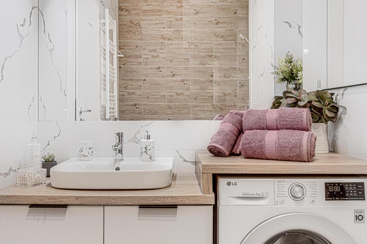 Elegant Apartment Near Afi & Atrium Mall アラド エクステリア 写真