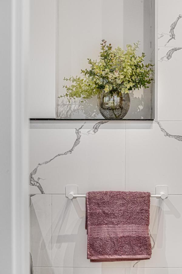 Elegant Apartment Near Afi & Atrium Mall アラド エクステリア 写真