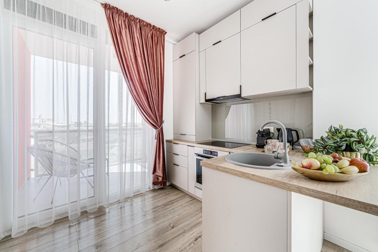 Elegant Apartment Near Afi & Atrium Mall アラド エクステリア 写真