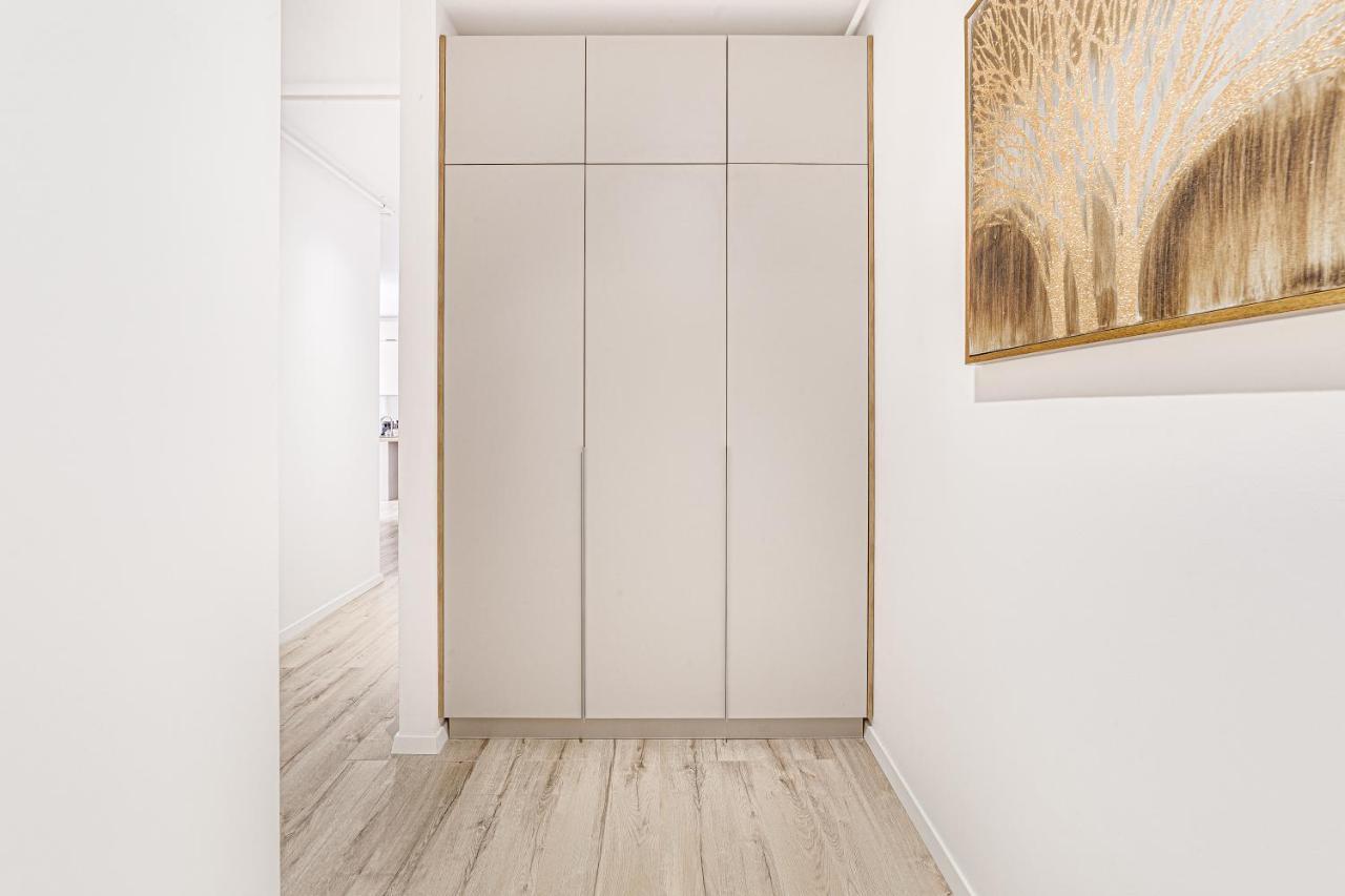 Elegant Apartment Near Afi & Atrium Mall アラド エクステリア 写真