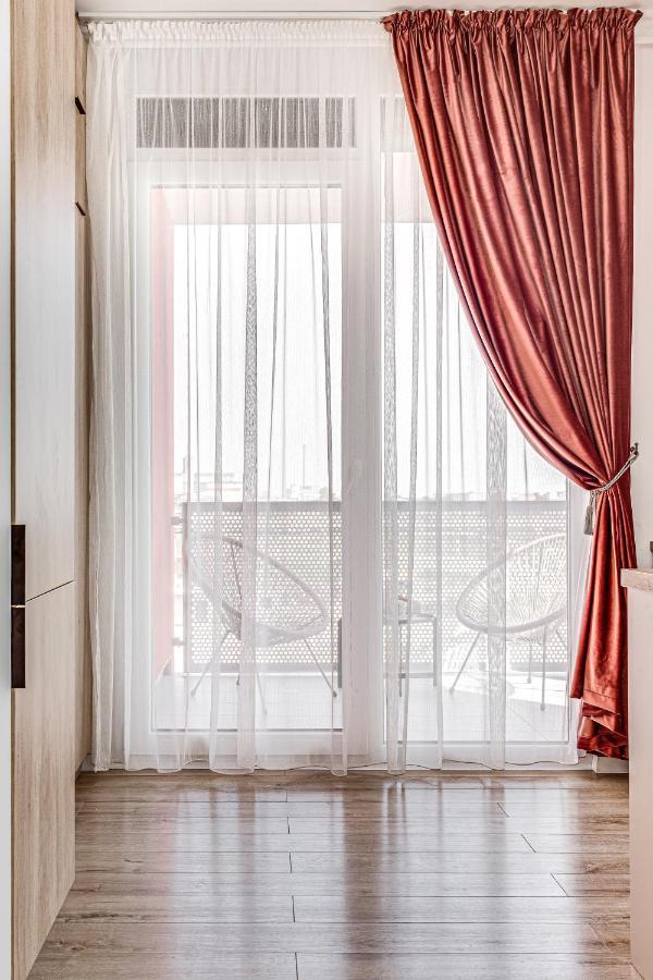 Elegant Apartment Near Afi & Atrium Mall アラド エクステリア 写真
