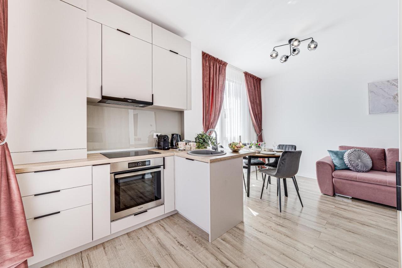 Elegant Apartment Near Afi & Atrium Mall アラド エクステリア 写真