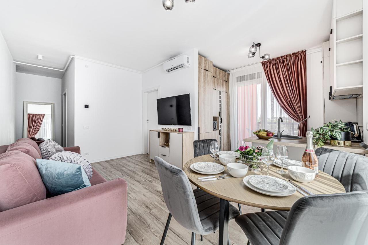 Elegant Apartment Near Afi & Atrium Mall アラド エクステリア 写真